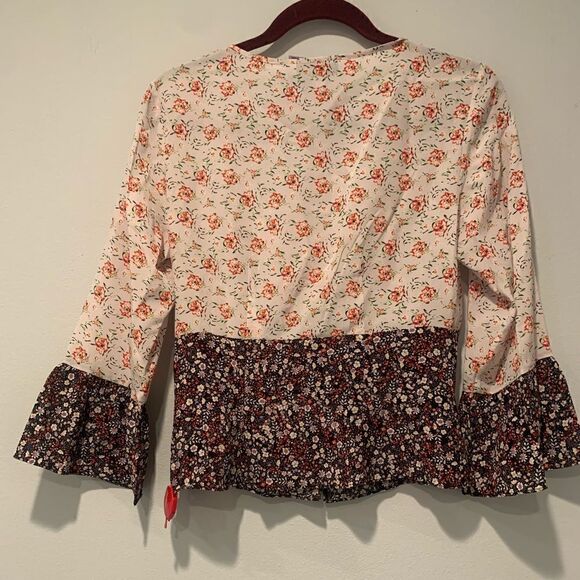 🔥Intermix floral 100% silk blouse🔥size 6 NWT - Picture 2 of 5